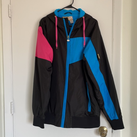 Alab Hooded Jacket with pockets & detailed design - Picture 2 of 4